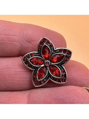 Ginger Snap #216 “Ruby Red Star Flower” For 18mm Ginger Snap Jewelry!